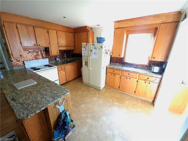 220 Yachtsman Drive, Salisbury, NC 28146