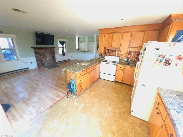 220 Yachtsman Drive, Salisbury, NC 28146