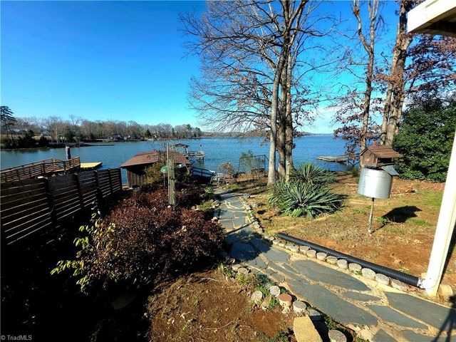 220 Yachtsman Drive, Salisbury, NC 28146