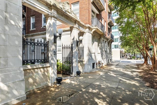 24 E Liberty Street 42, Savannah, GA 31401