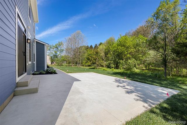 4261 Link Drive, Brighton, MI 48114