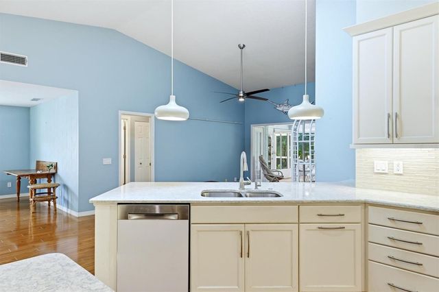 5723 GARDEN LAKES PALM, Bradenton, FL 34203