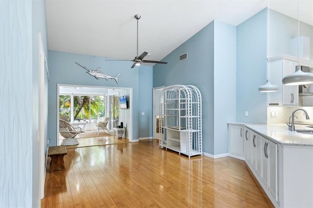 5723 GARDEN LAKES PALM, Bradenton, FL 34203