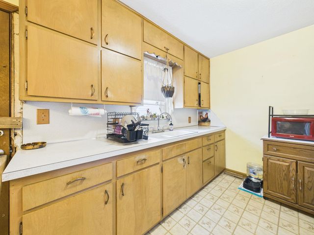 2109 E Hodson St, Wichita, KS 67211