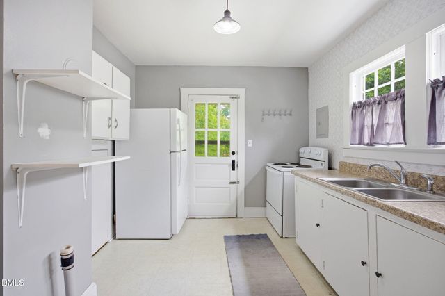 1001 S 9th Street, Lillington, NC 27546