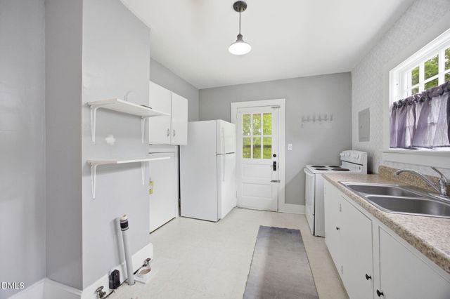 1001 S 9th Street, Lillington, NC 27546