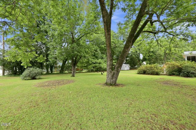 1001 S 9th Street, Lillington, NC 27546