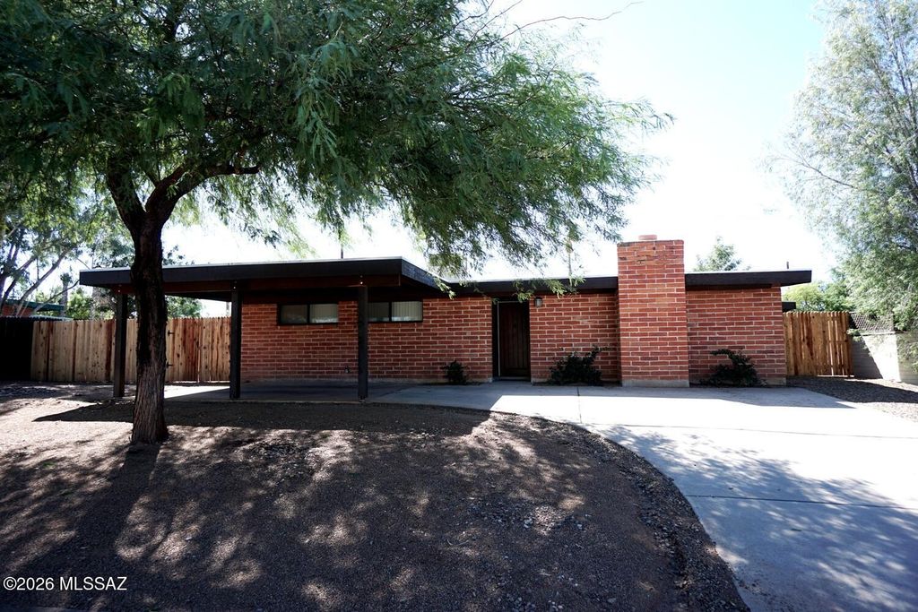 8040 E Eli Street, Tucson, AZ 85710