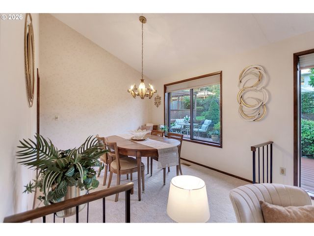 19955 Nw NESTUCCA Dr, Portland, OR 97229