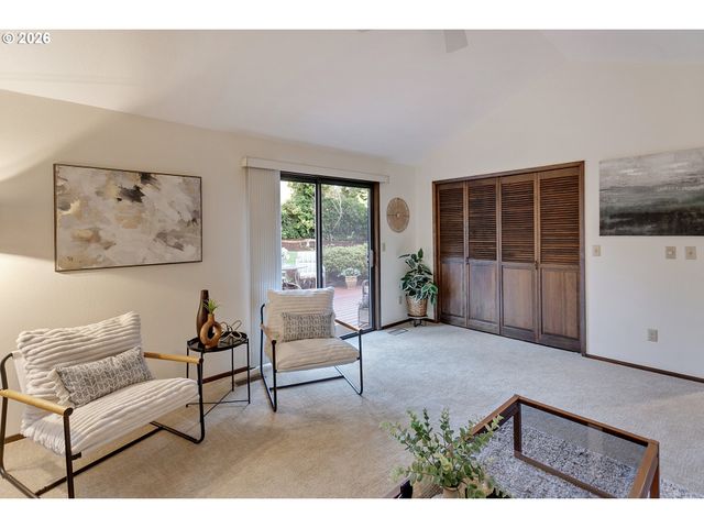 19955 Nw NESTUCCA Dr, Portland, OR 97229