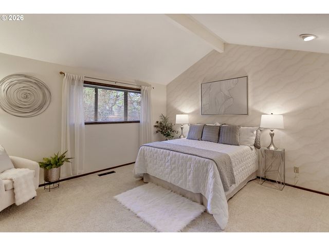 19955 Nw NESTUCCA Dr, Portland, OR 97229