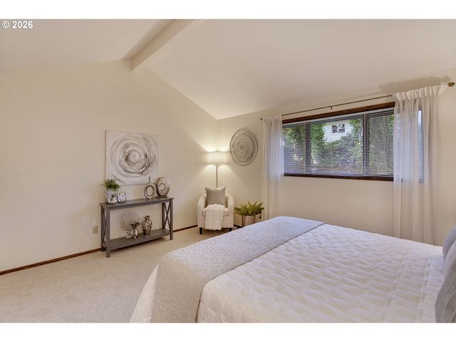 19955 Nw NESTUCCA Dr, Portland, OR 97229