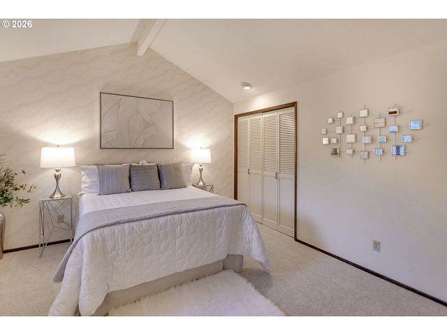 19955 Nw NESTUCCA Dr, Portland, OR 97229