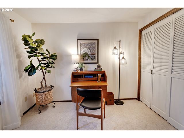 19955 Nw NESTUCCA Dr, Portland, OR 97229