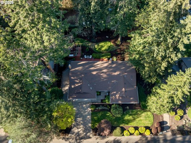 19955 Nw NESTUCCA Dr, Portland, OR 97229