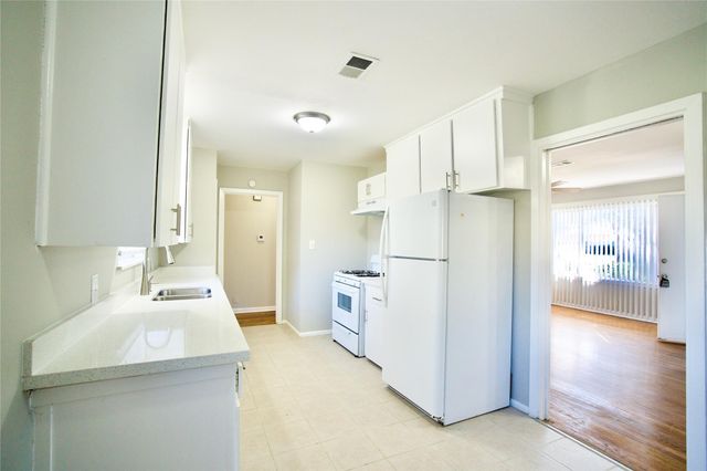 8733 Robindell Drive, Houston, TX 77074