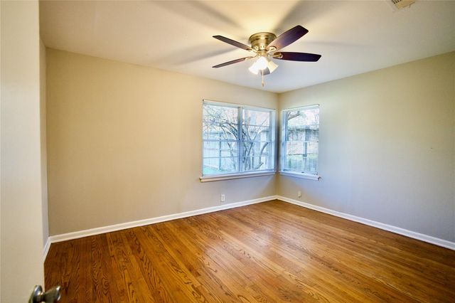 8733 Robindell Drive, Houston, TX 77074