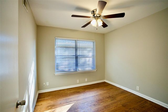 8733 Robindell Drive, Houston, TX 77074