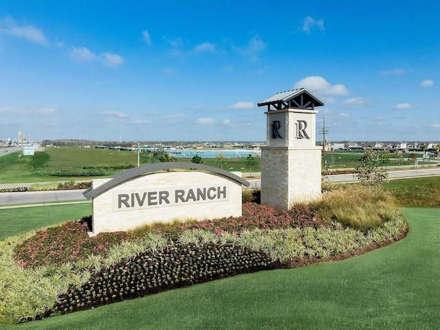 1805 N Peach Creek Drive, Dayton, TX 77535