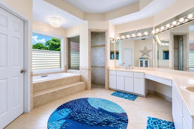 8926 SE North Passage Way, Jupiter, FL 33469