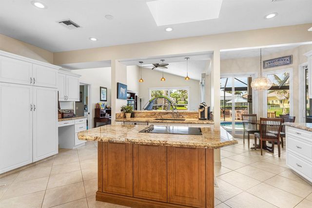 8926 SE North Passage Way, Jupiter, FL 33469