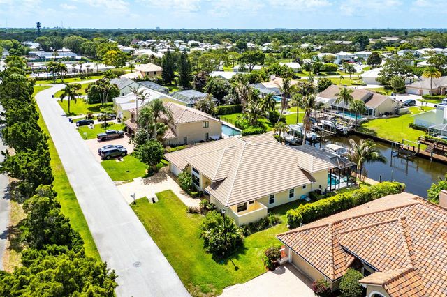 8926 SE North Passage Way, Jupiter, FL 33469