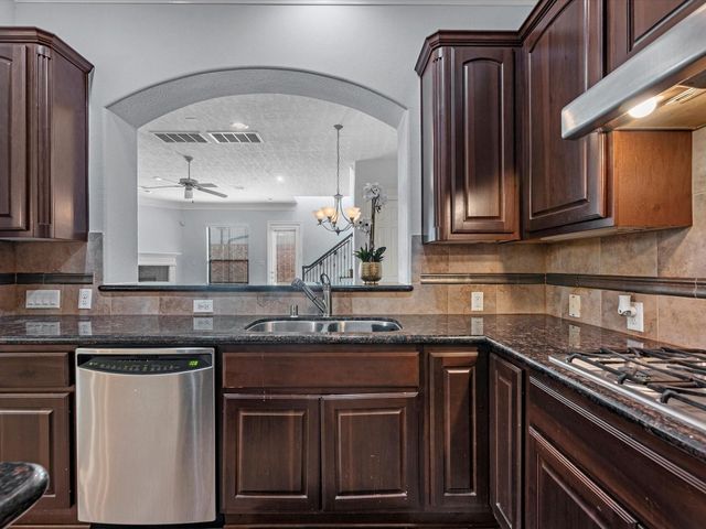 11643 Royal Oaks View, Houston, TX 77082