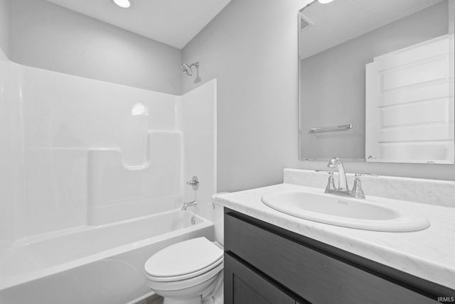 13927 Ascari Cove, Fort Wayne, IN 46818