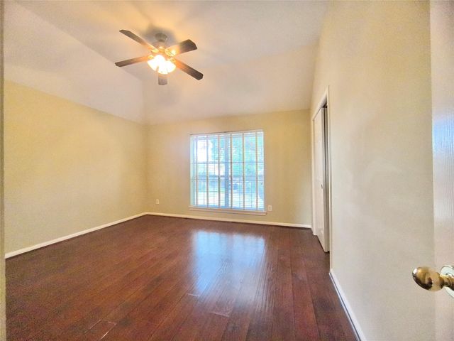 1916 Lake Winds Drive, Missouri City, TX 77459