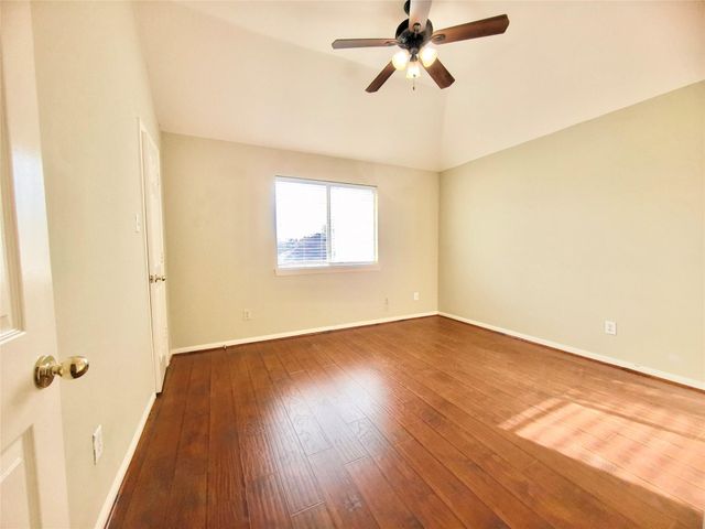 1916 Lake Winds Drive, Missouri City, TX 77459