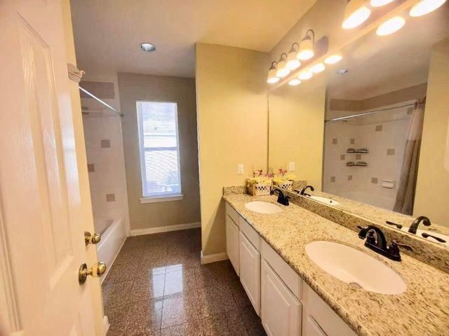 1916 Lake Winds Drive, Missouri City, TX 77459