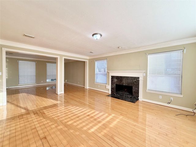 1916 Lake Winds Drive, Missouri City, TX 77459