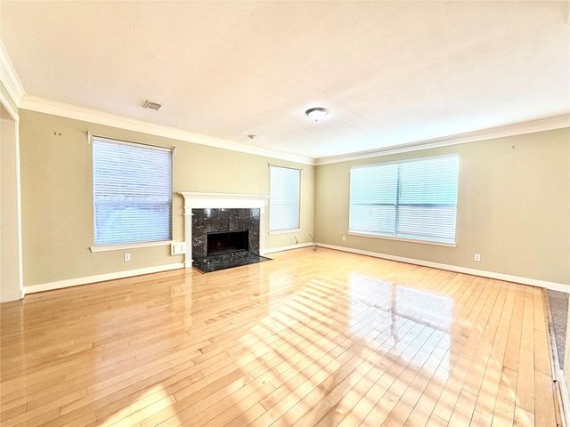 1916 Lake Winds Drive, Missouri City, TX 77459