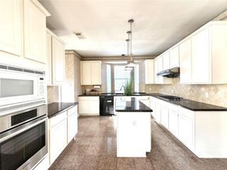 1916 Lake Winds Drive, Missouri City, TX 77459