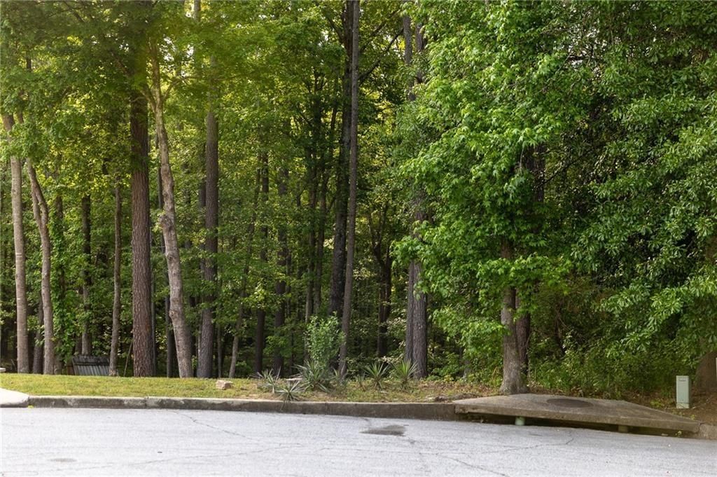 1230 Bullock SW Place, Lilburn, GA 30047