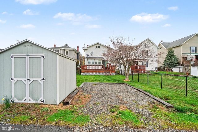 738 UNION ST, Millersburg, PA 17061
