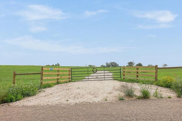 10889 Seydler Road, La Grange, TX 78945