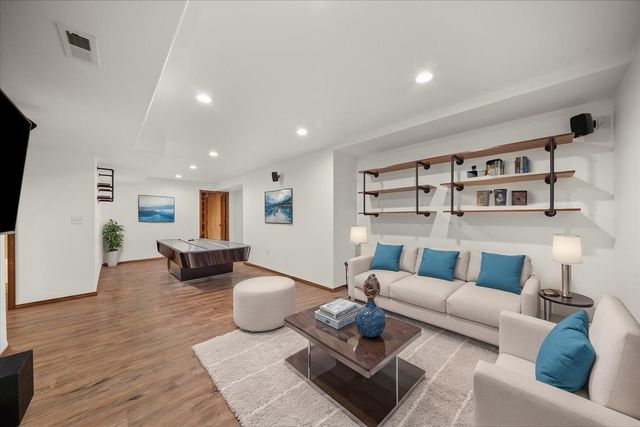 520 S McKee St, Greenacres, WA 99016