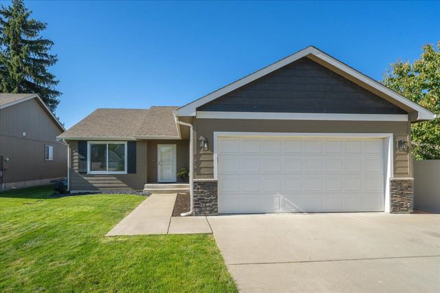 520 S McKee St, Greenacres, WA 99016