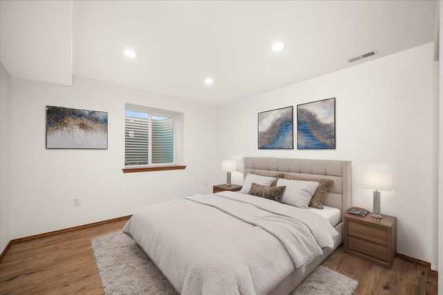 520 S McKee St, Greenacres, WA 99016