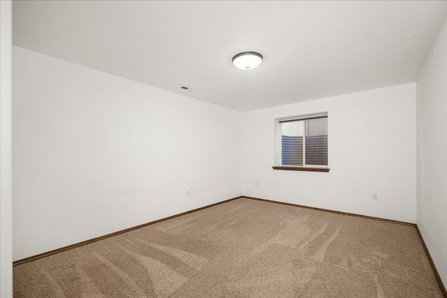 520 S McKee St, Greenacres, WA 99016