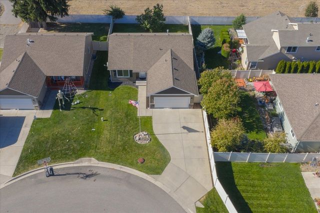 520 S McKee St, Greenacres, WA 99016