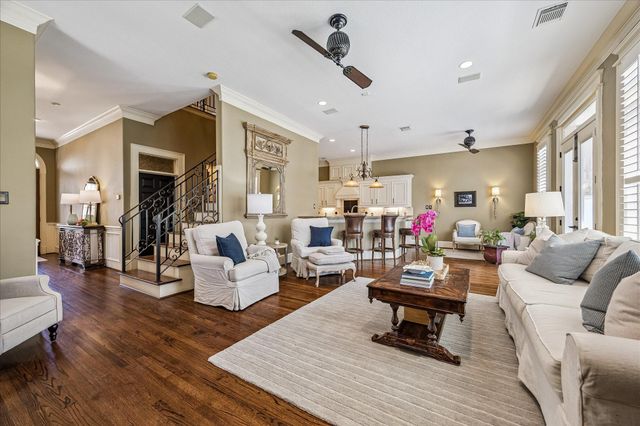 102 Vieux Carre Drive, Houston, TX 77009