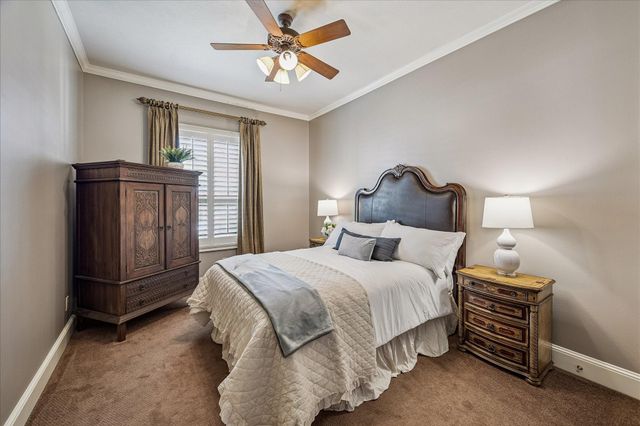 102 Vieux Carre Drive, Houston, TX 77009