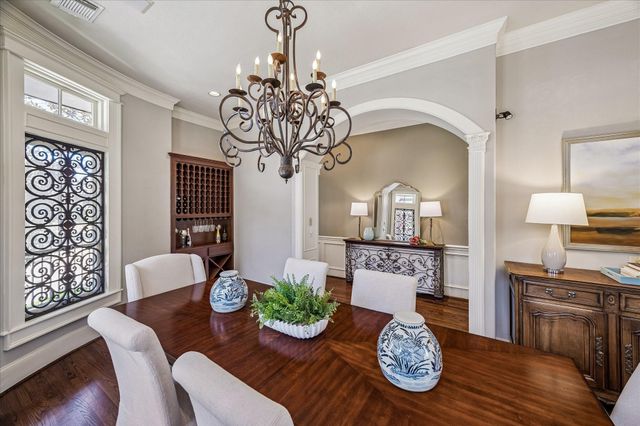 102 Vieux Carre Drive, Houston, TX 77009