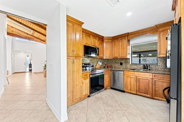 7811 Beechfern Circle 26, Tamarac, FL 33321