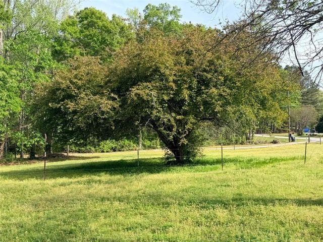 1129 Cave Springs Road, Douglasville, GA 30134