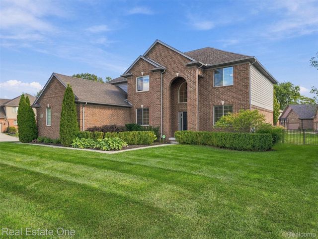 21640 Pine Cone Drive, Macomb Township, MI 48042