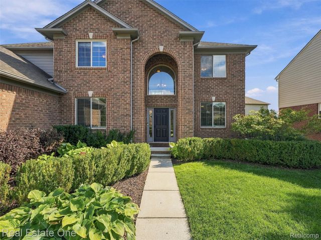 21640 Pine Cone Drive, Macomb Township, MI 48042