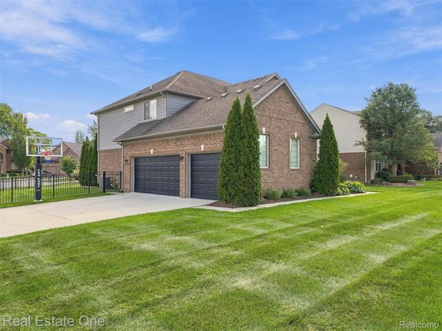 21640 Pine Cone Drive, Macomb Township, MI 48042